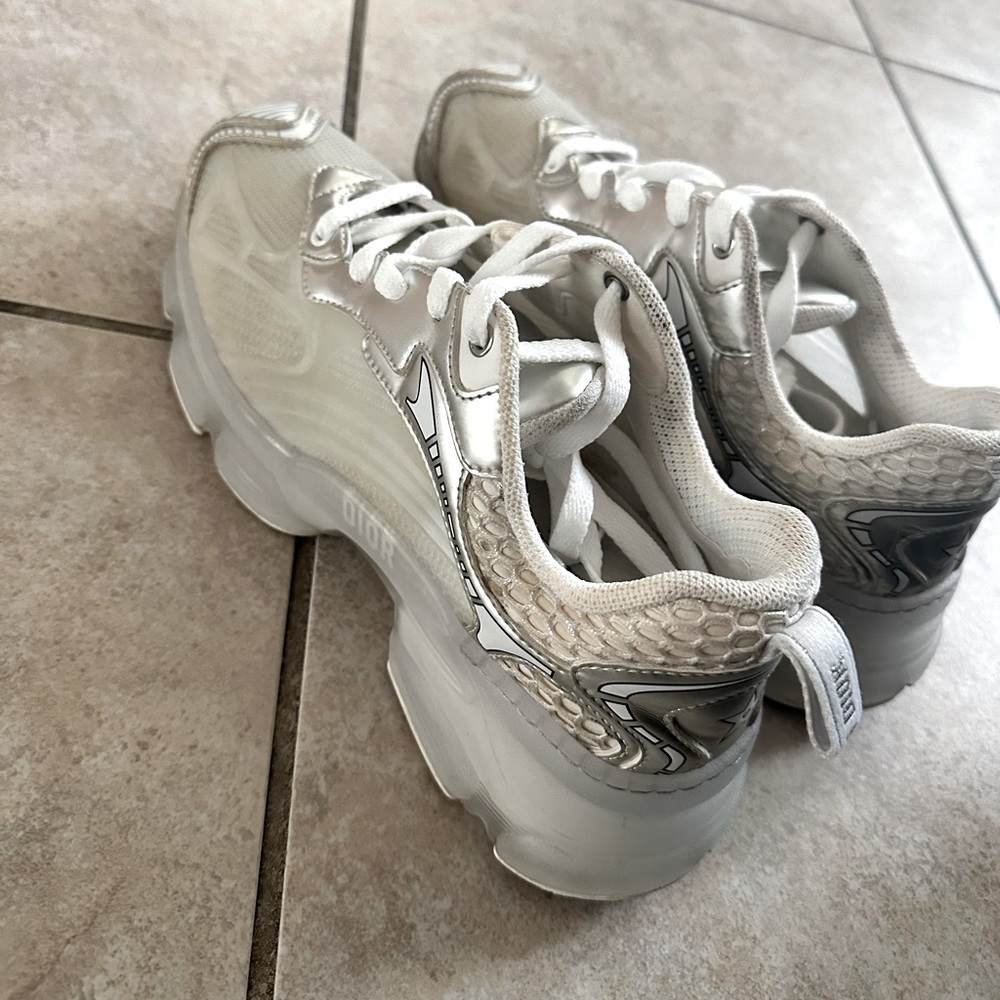 Cute 2022 style dior sneaker